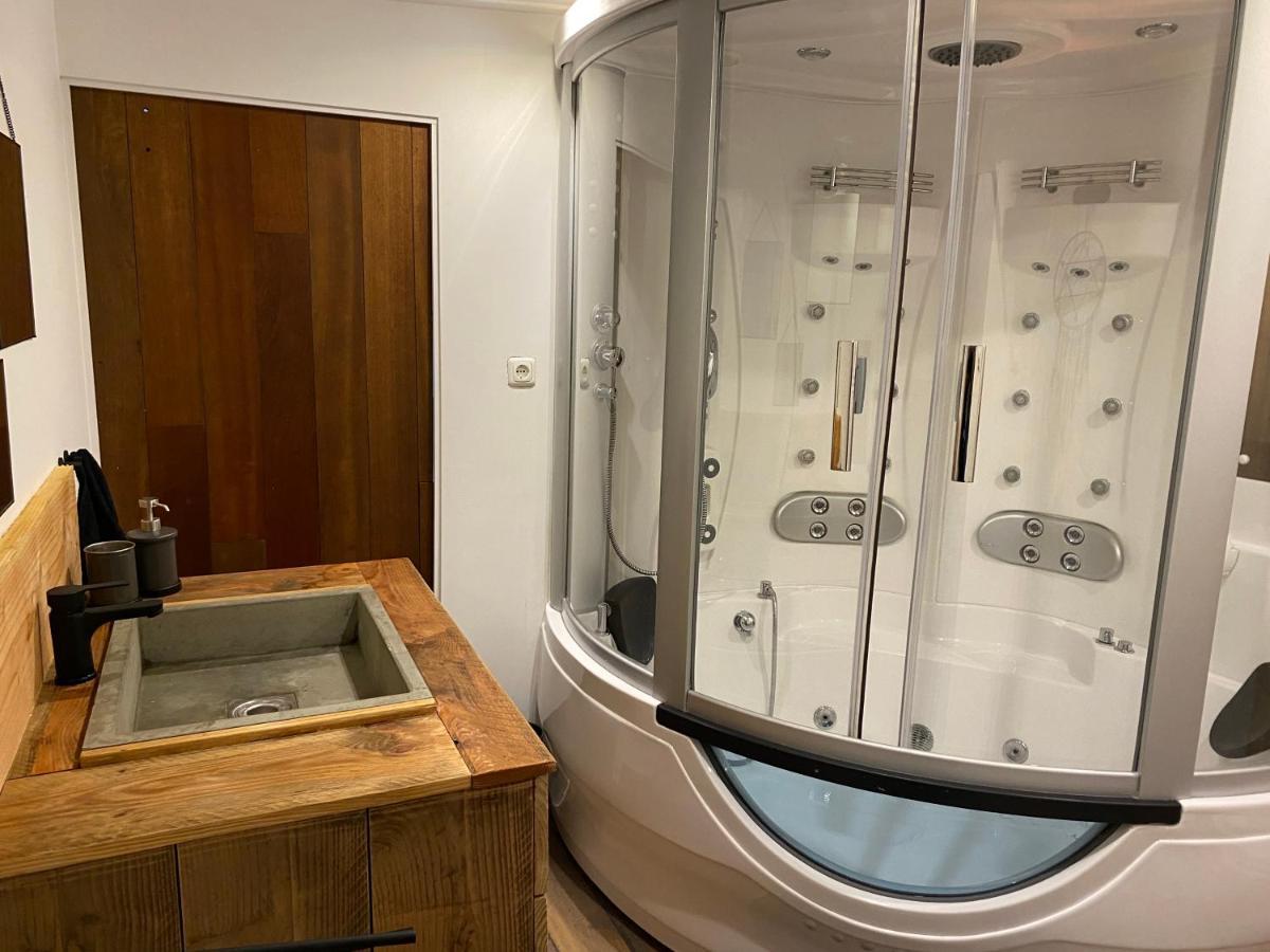Nette Fijne 2 Persoons Studio Met Jacuzzi " De Toffe Peer " Apartment Hank Exterior photo